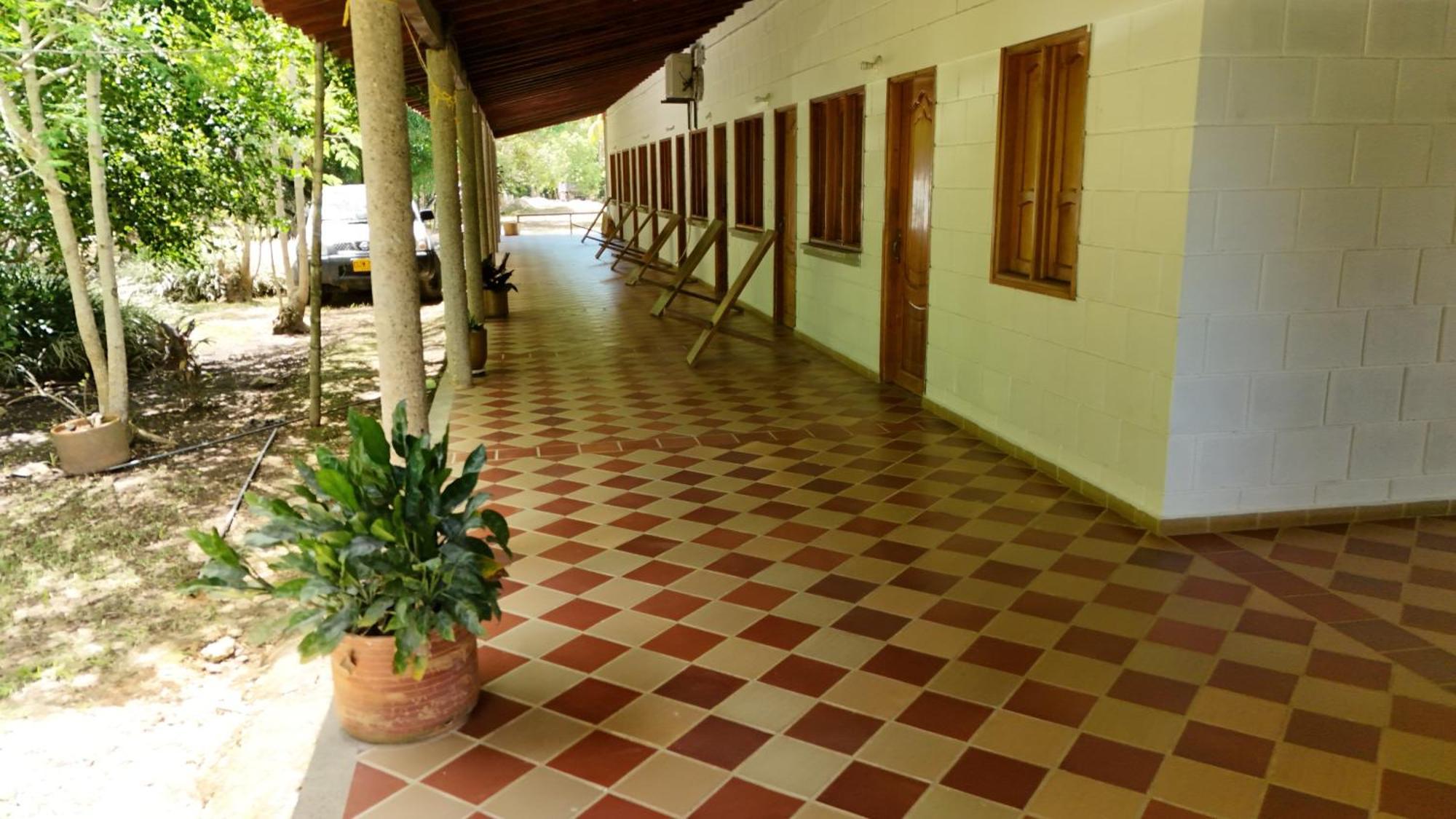 Hotel Campestre Las Cavernas La Mesa Norte Екстериор снимка